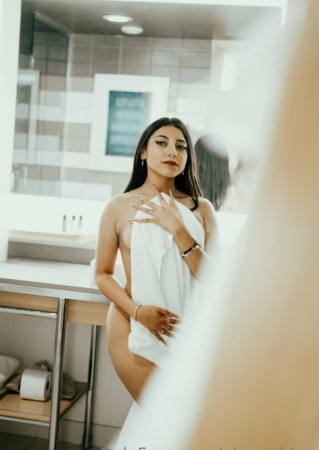 alex is amzing erotic actress galleries