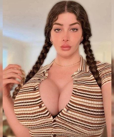 blowjob brunette onlyfans nude pictures