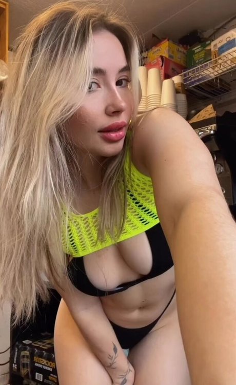 Baristades model porn images