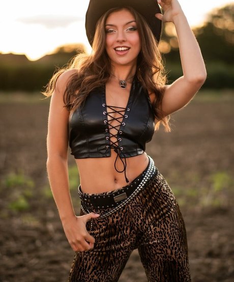 Ellie Jolly high quality model photos