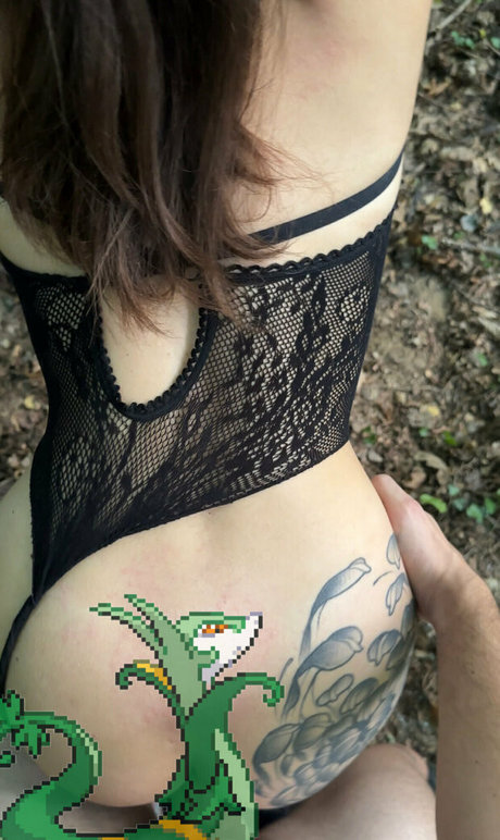 pinkylemonn nude model images