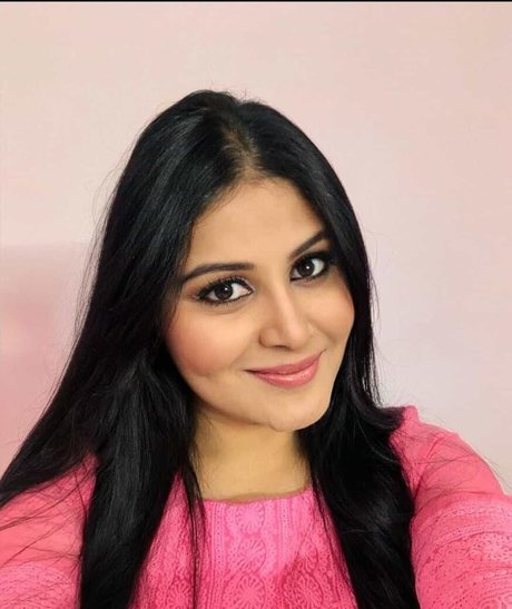 Damini Arora perfect actress image