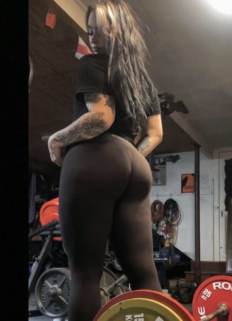 licking pussy onlyfans top image