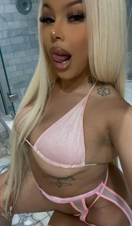 kyralaced nude actress images