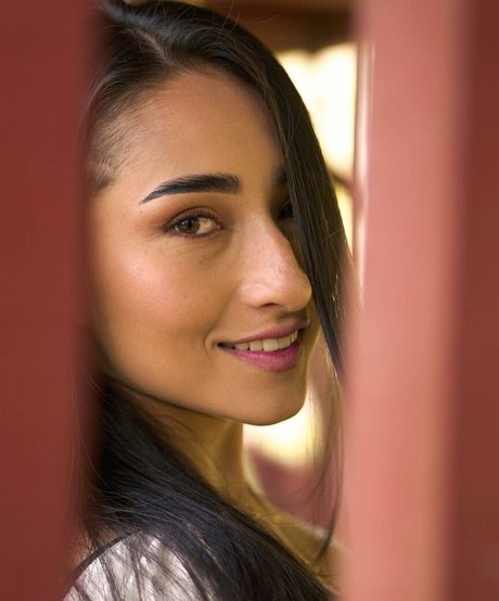 Maryory The Barber art model img