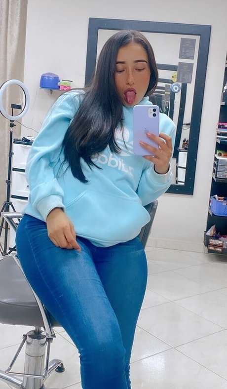 Maryory The Barber model top images