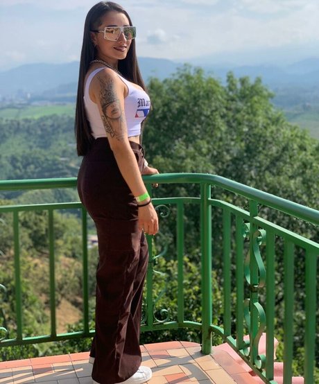 Maryory The Barber art star image