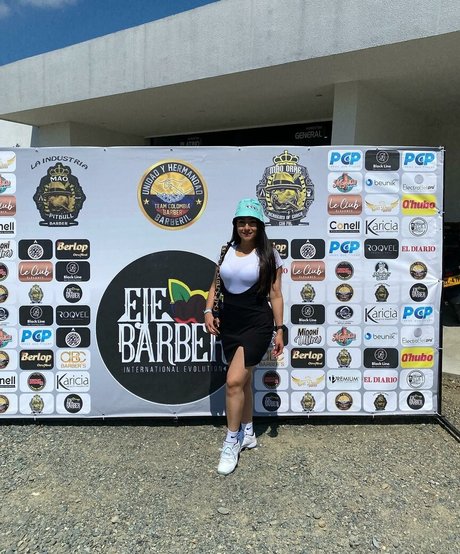 Maryory The Barber model pretty photos