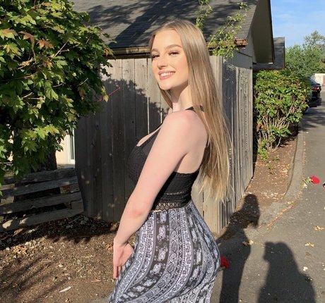 Cassandra Summer star pretty archive