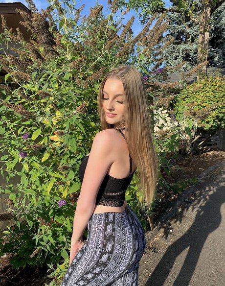 Cassandra Summer xxx actress pic