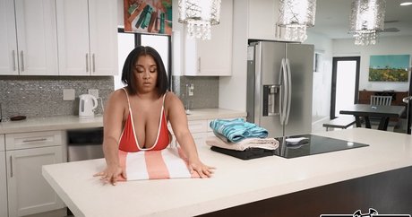 Juliana Dreams pornographic model archive