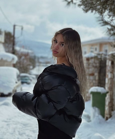 _dwwwra____ art actress galleries