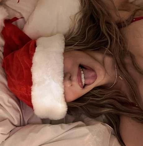 Nora Hedman model pretty pics