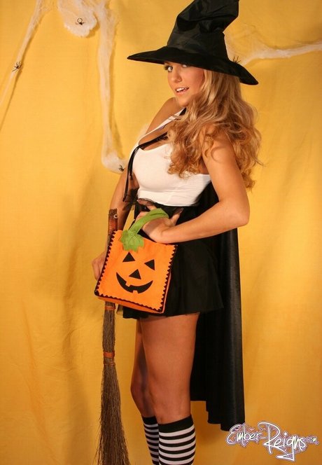 Ember Reigns star xxx photos