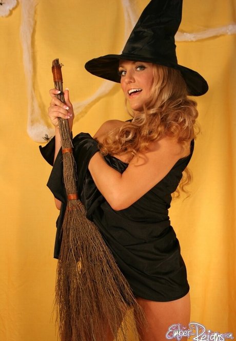 Ember Reigns star pretty picture