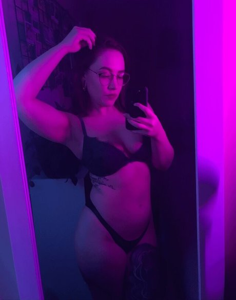 Alexmarkelle model nudes photos