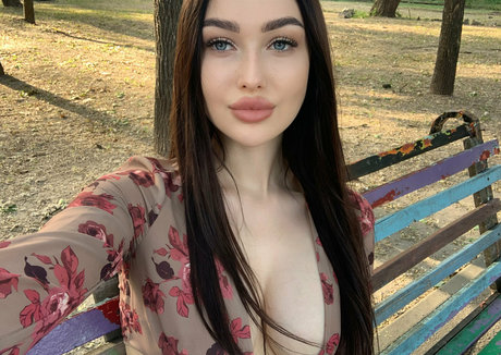 penelopecutiebaby model top image