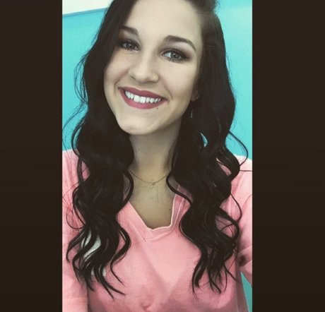 Aisley Montgomery xxx model gallery