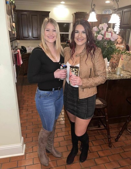 Aisley Montgomery xxx model images