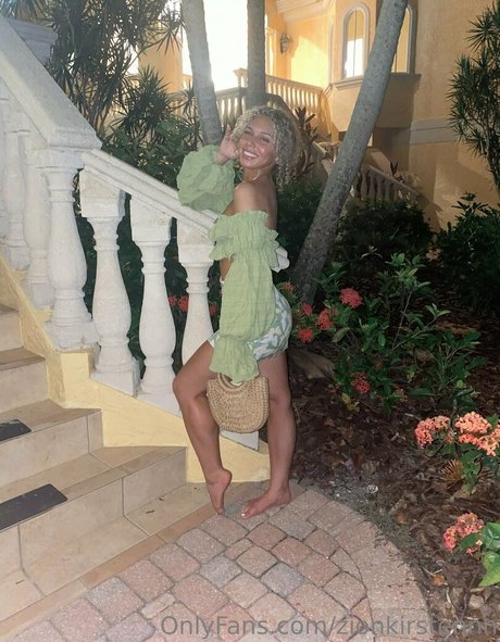 kyliezion sexy actress pictures