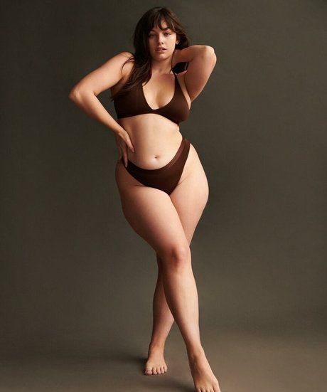 Sixtinerouyre high quality model pics