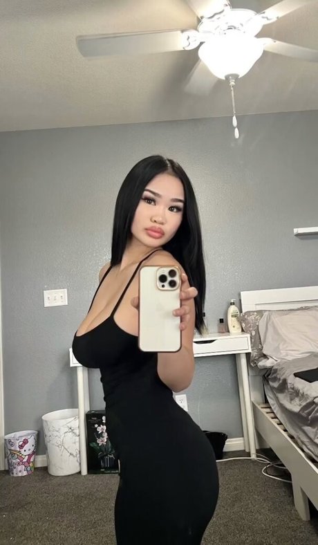 Althizy naked model gallery