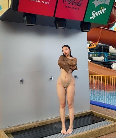 buncharean2 beautiful model photo