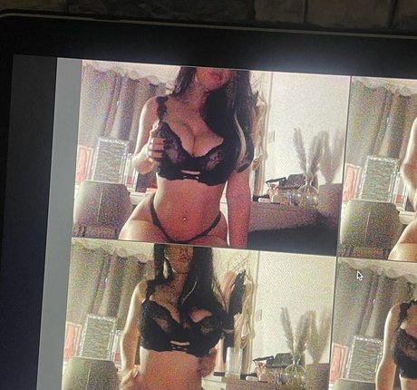 Layla Dream sex actress galleries