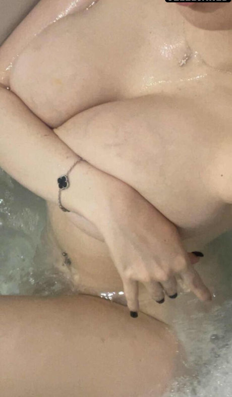 Layla Dream nudes model img