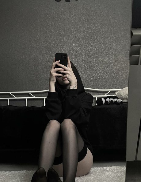 grystnayaanya model beautiful images