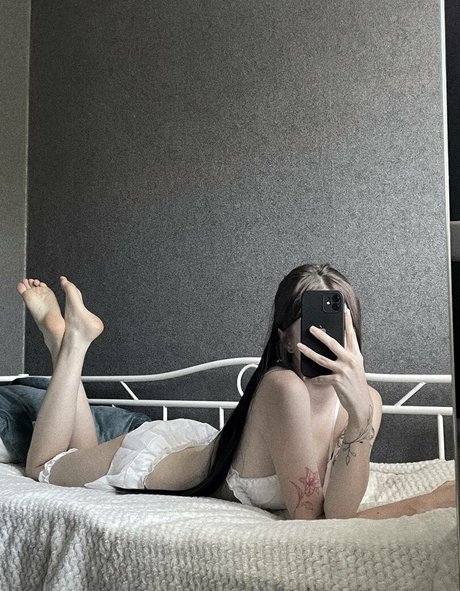 grystnayaanya high quality actress pictures