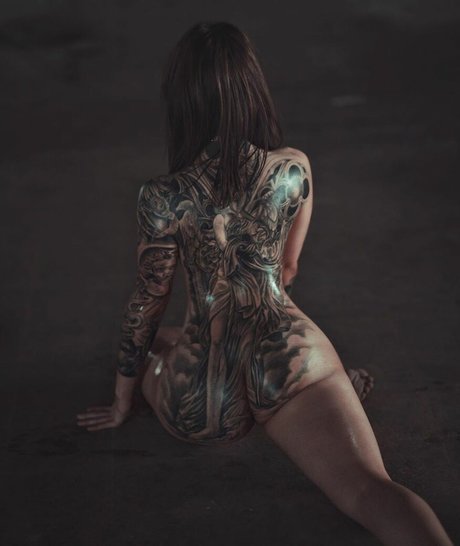 Tigerrlilyx model hd picture