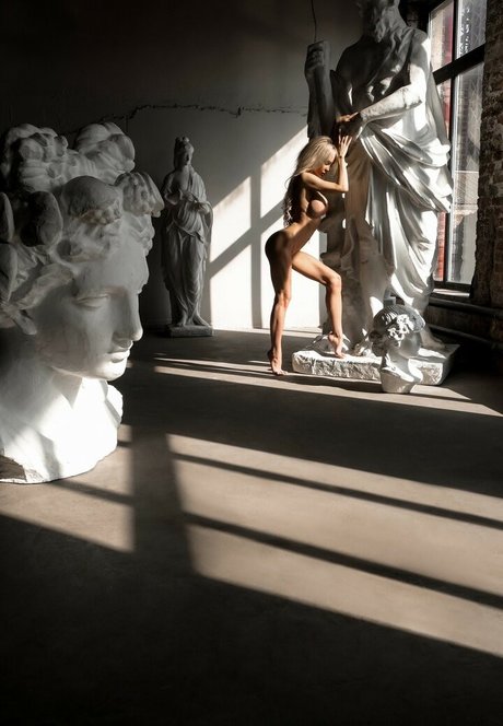 Kristina Grizzly naked pornstar pictures