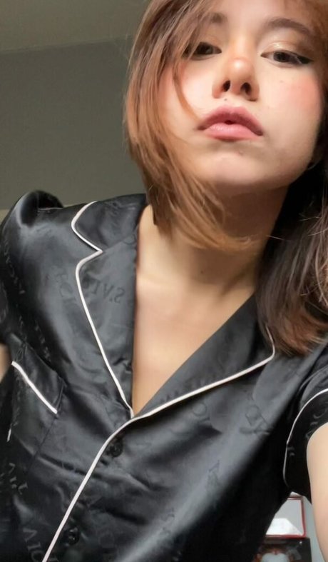 japanese milf onlyfans sex photo