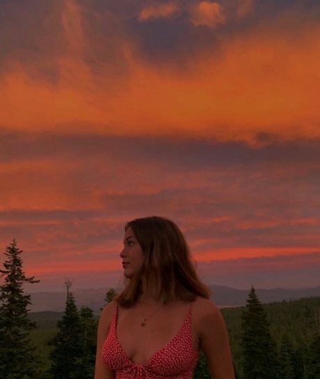 Anika Grace star pretty photos