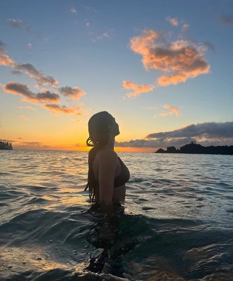 Anika Grace pornstar top image