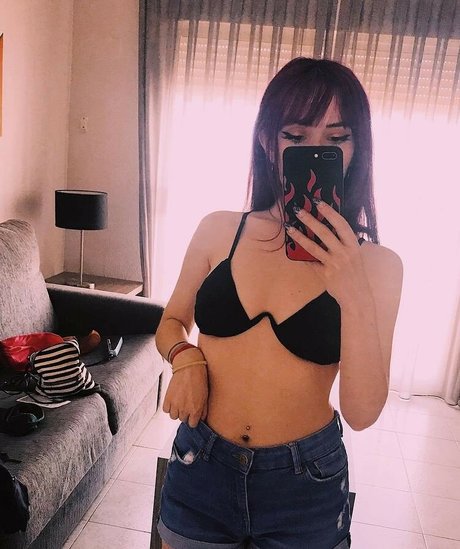 elyshuri naked actress pics