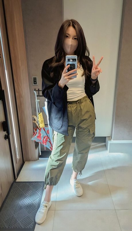 OniGiri nice pornstar photo