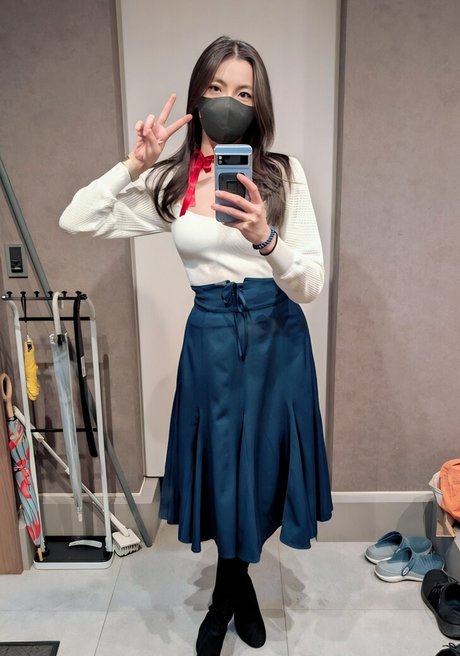 OniGiri pornographic model pics