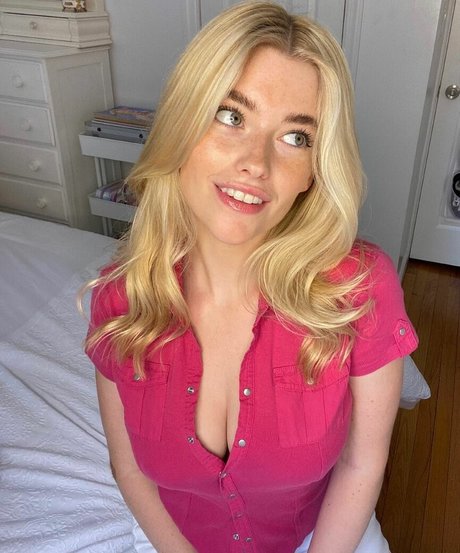 Carlie Whalen model naked pictures