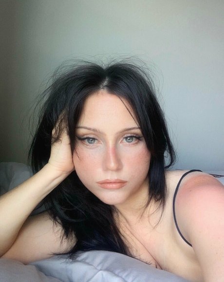 lewdkumi pretty actress pic