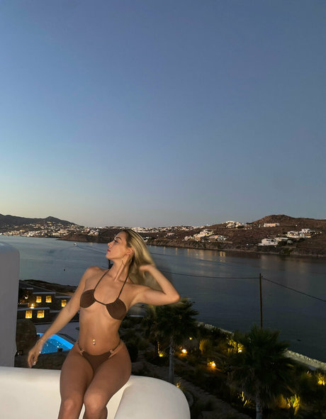 _desireelanza porn actress picture