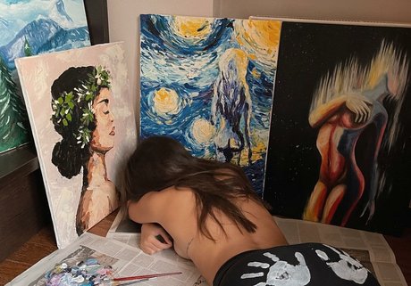 Solllomia hot star images