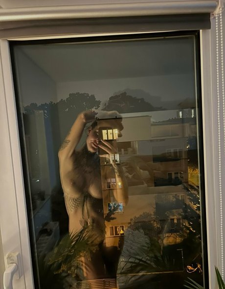 alertacomrades model hd pics