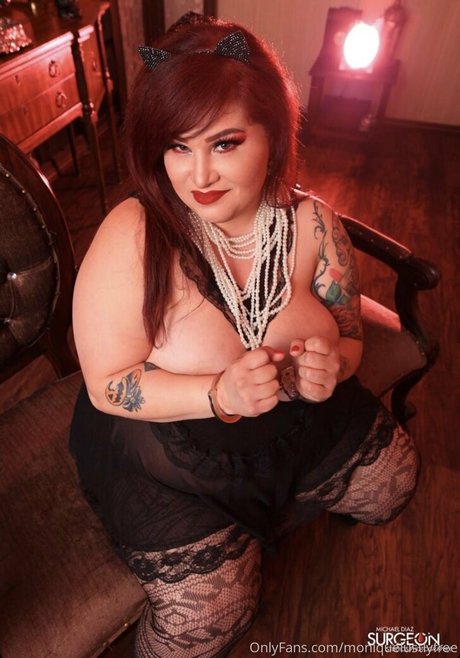 moniquelustlyfree exclusive pornstar picture