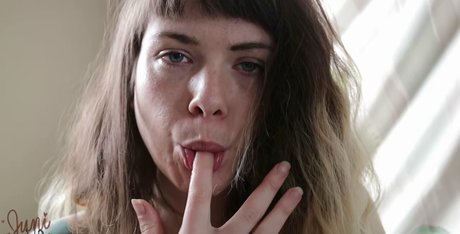 Juni Blake model nudes pictures