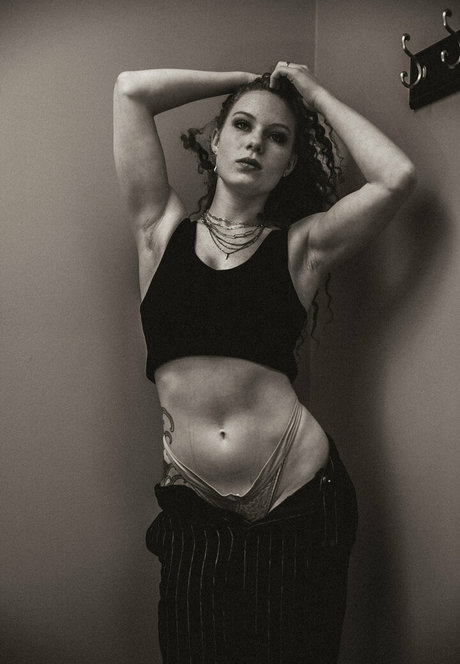 mynamesnotseven xxx model photos