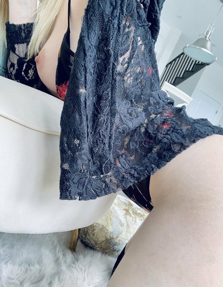 cutieblonde18 star erotic pic