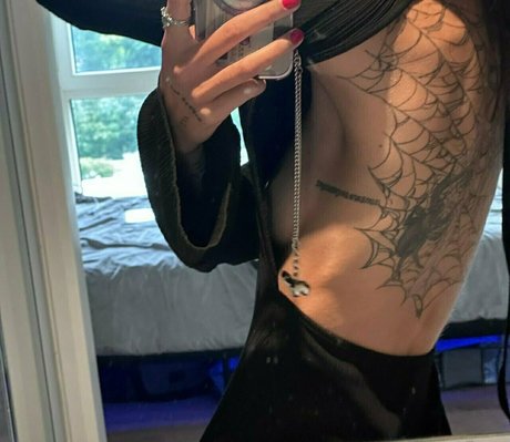 mianextdooor actress image