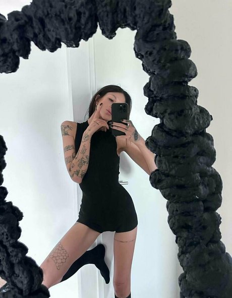 mianextdooor model hd galleries